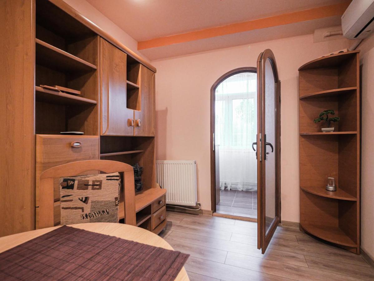 Luxury Ultracentral Curtea de Argeş Esterno foto