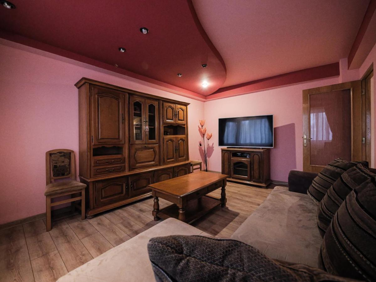 Luxury Ultracentral Curtea de Argeş Esterno foto