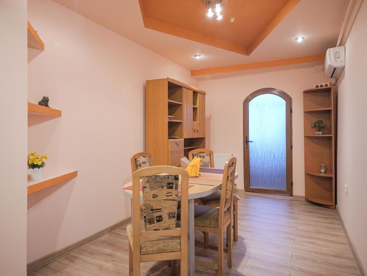 Luxury Ultracentral Curtea de Argeş Esterno foto